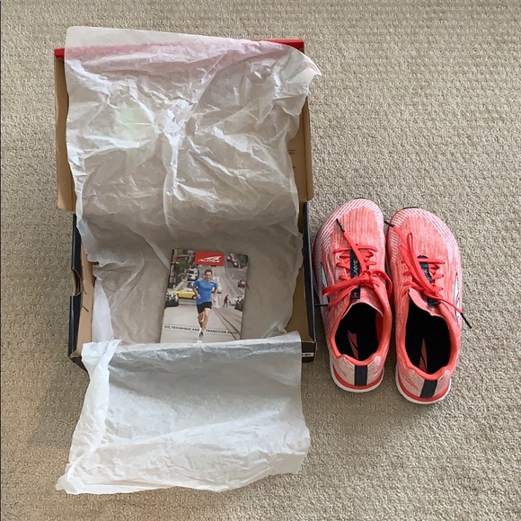 Altra Shoes - Altra (Coral Colored) Escalante 2 Running Shoes